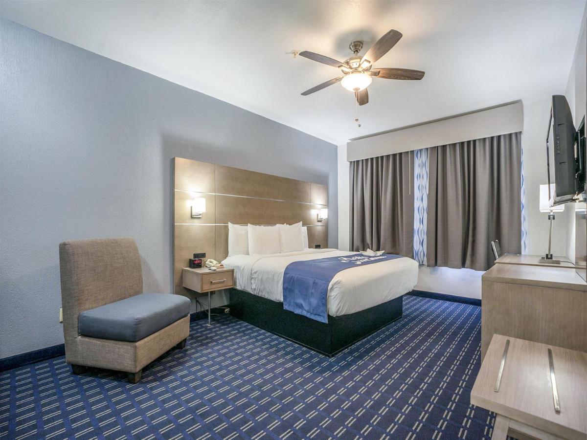 Days Inn & Suites By Wyndham Webster Nasa-Clearlake-Houston Εξωτερικό φωτογραφία