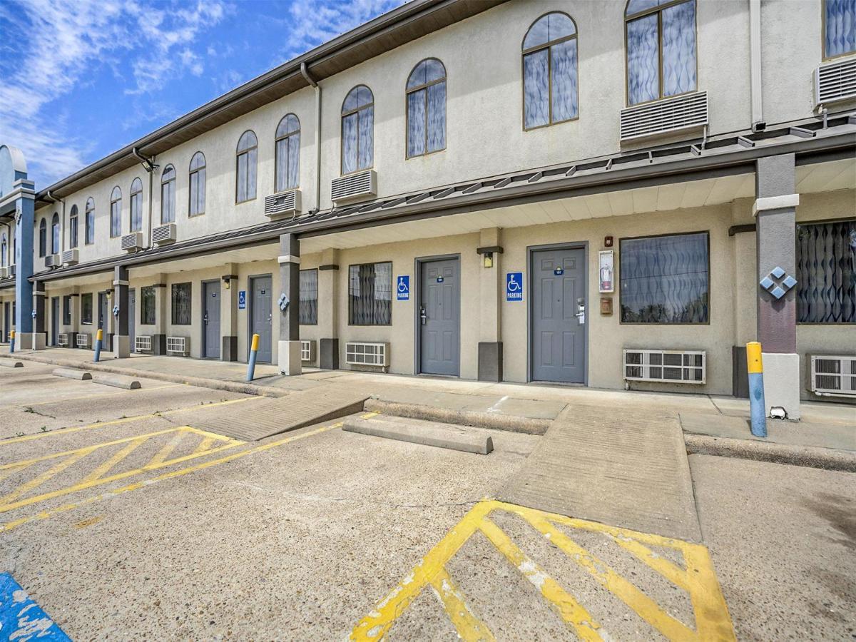 Days Inn & Suites By Wyndham Webster Nasa-Clearlake-Houston Εξωτερικό φωτογραφία