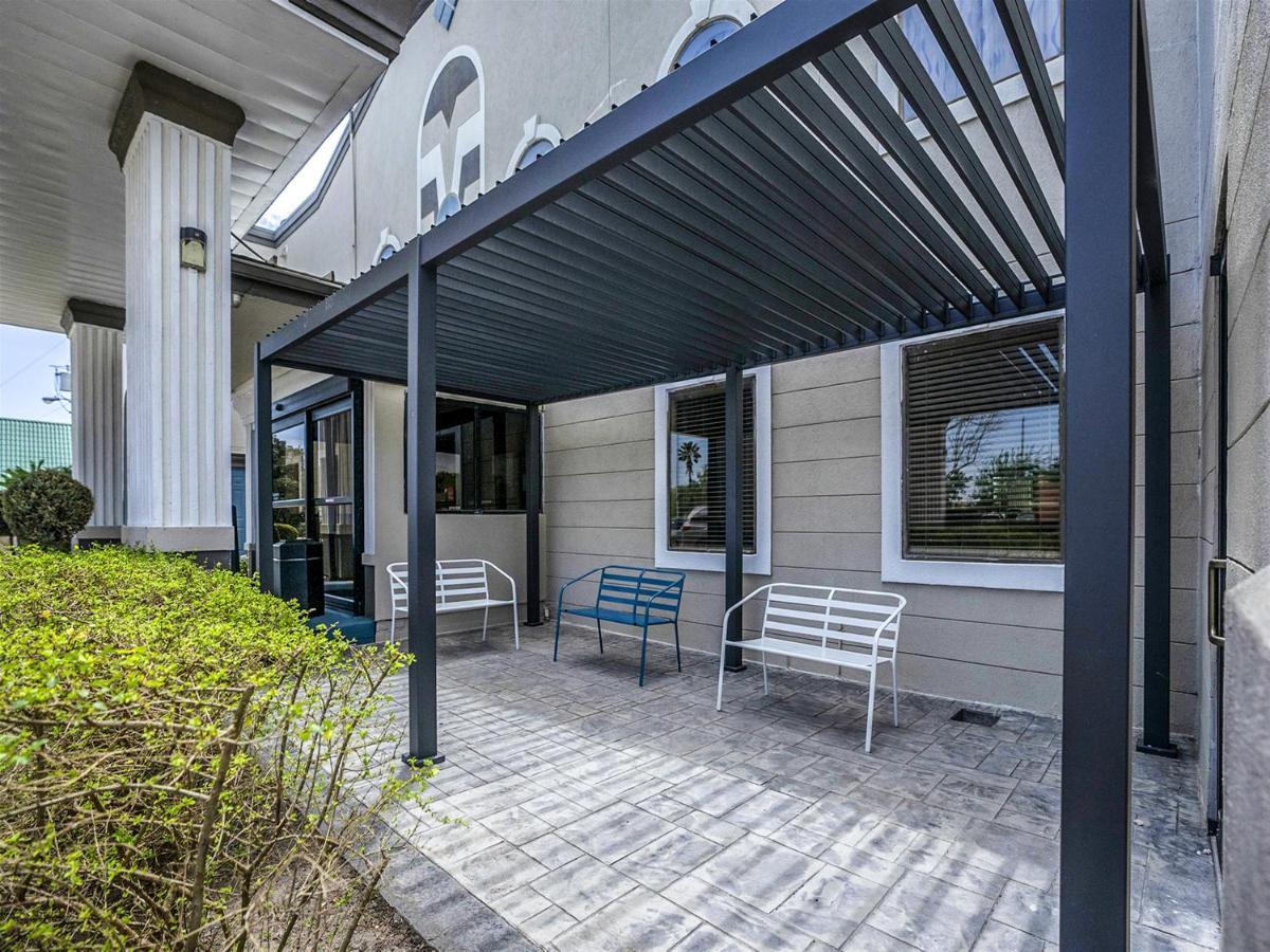 Days Inn & Suites By Wyndham Webster Nasa-Clearlake-Houston Εξωτερικό φωτογραφία