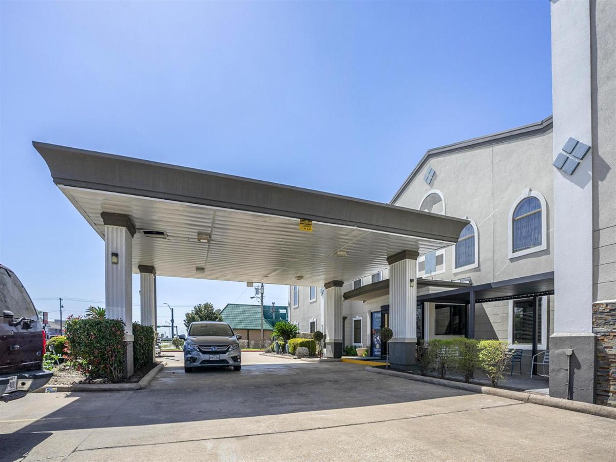 Days Inn & Suites By Wyndham Webster Nasa-Clearlake-Houston Εξωτερικό φωτογραφία
