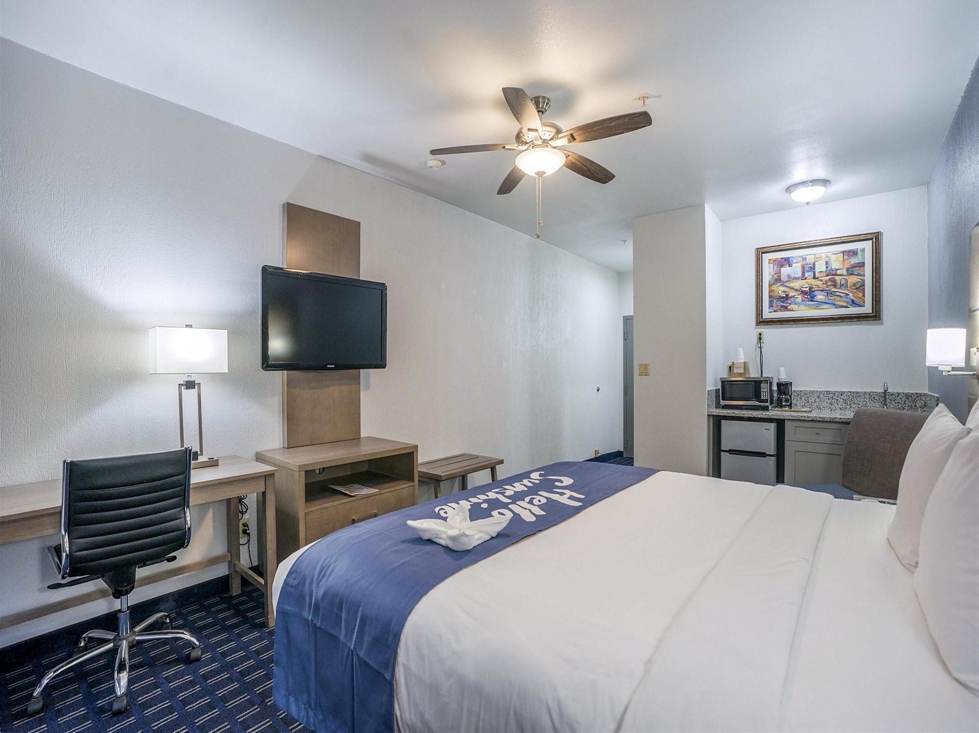 Days Inn & Suites By Wyndham Webster Nasa-Clearlake-Houston Εξωτερικό φωτογραφία
