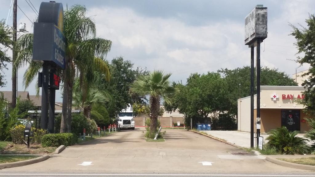 Days Inn & Suites By Wyndham Webster Nasa-Clearlake-Houston Εξωτερικό φωτογραφία