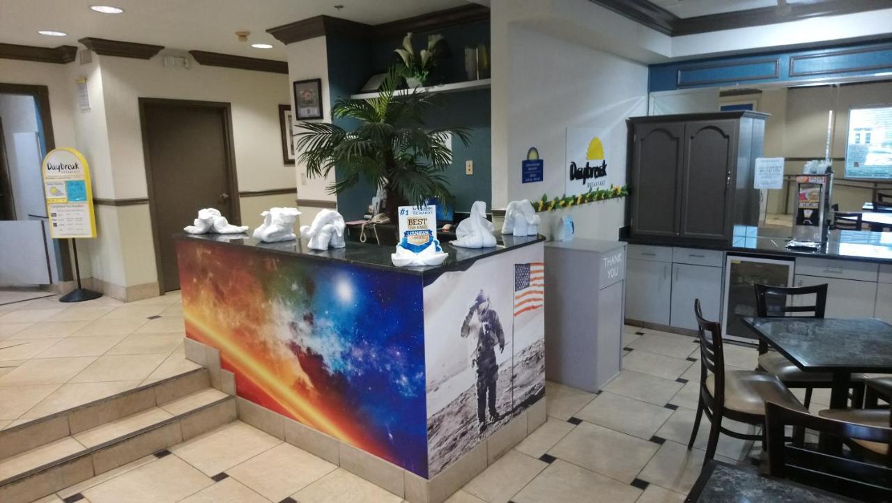 Days Inn & Suites By Wyndham Webster Nasa-Clearlake-Houston Εξωτερικό φωτογραφία